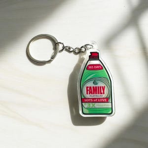 Akrylnyckelring – Kreativ familjekärleksdesign, unik tvättmedelsliknande stil