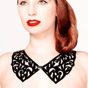 Latexkleidungsausschnitt Kragen Renita in Schwarz oder Weiß oder in anderen Farben. Halsband. Halskette.  Wäsche.