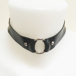Latex Ora choker in Black with silver color o ring. collar. necklace. Lingerie.