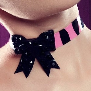 Latex Clothing. Zebra Bow Choker with crystals.