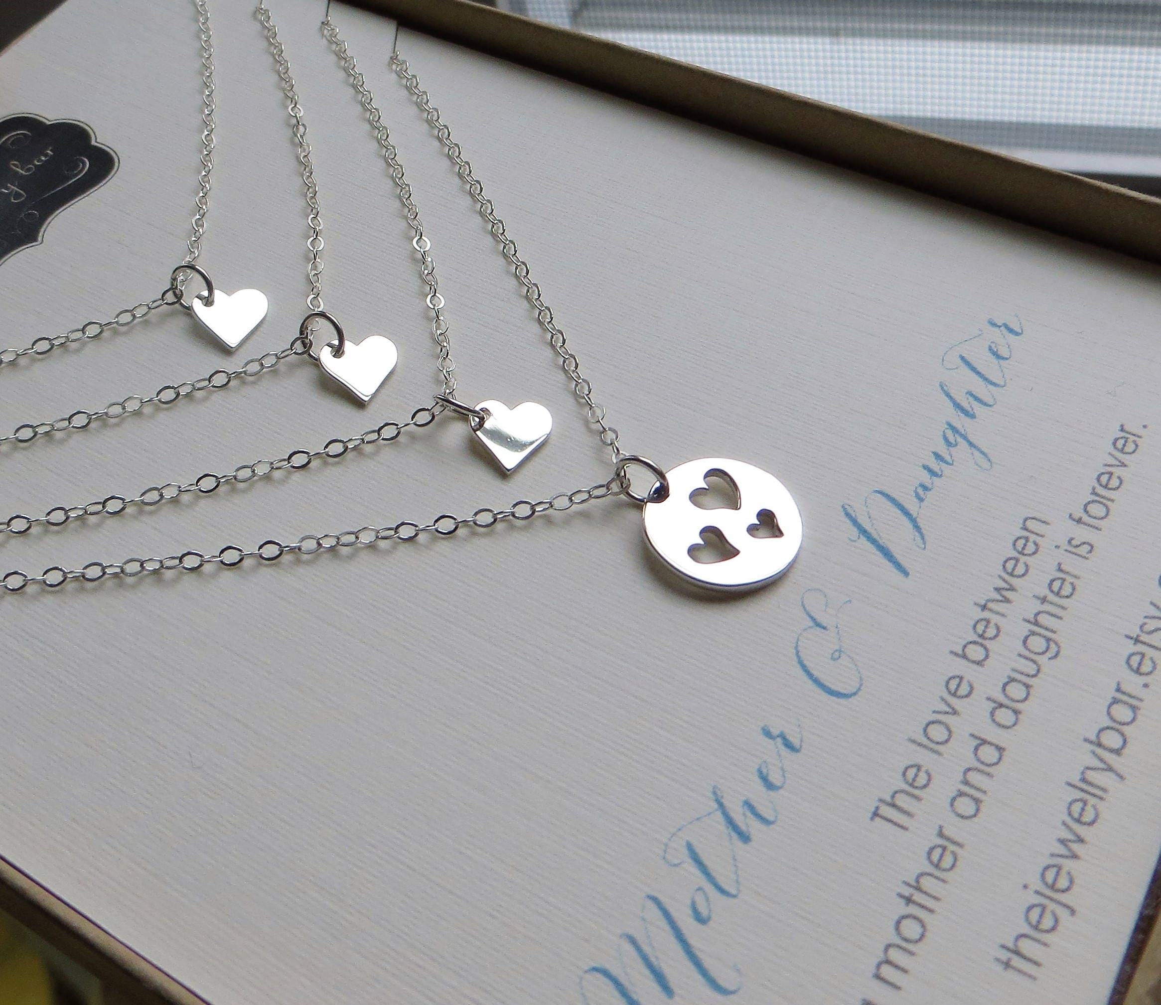 Dainty mother necklace • Circle of love necklace • Children's names necklace  • Mother jewelry • Gift for mom • Mother of 3 CMN06-08