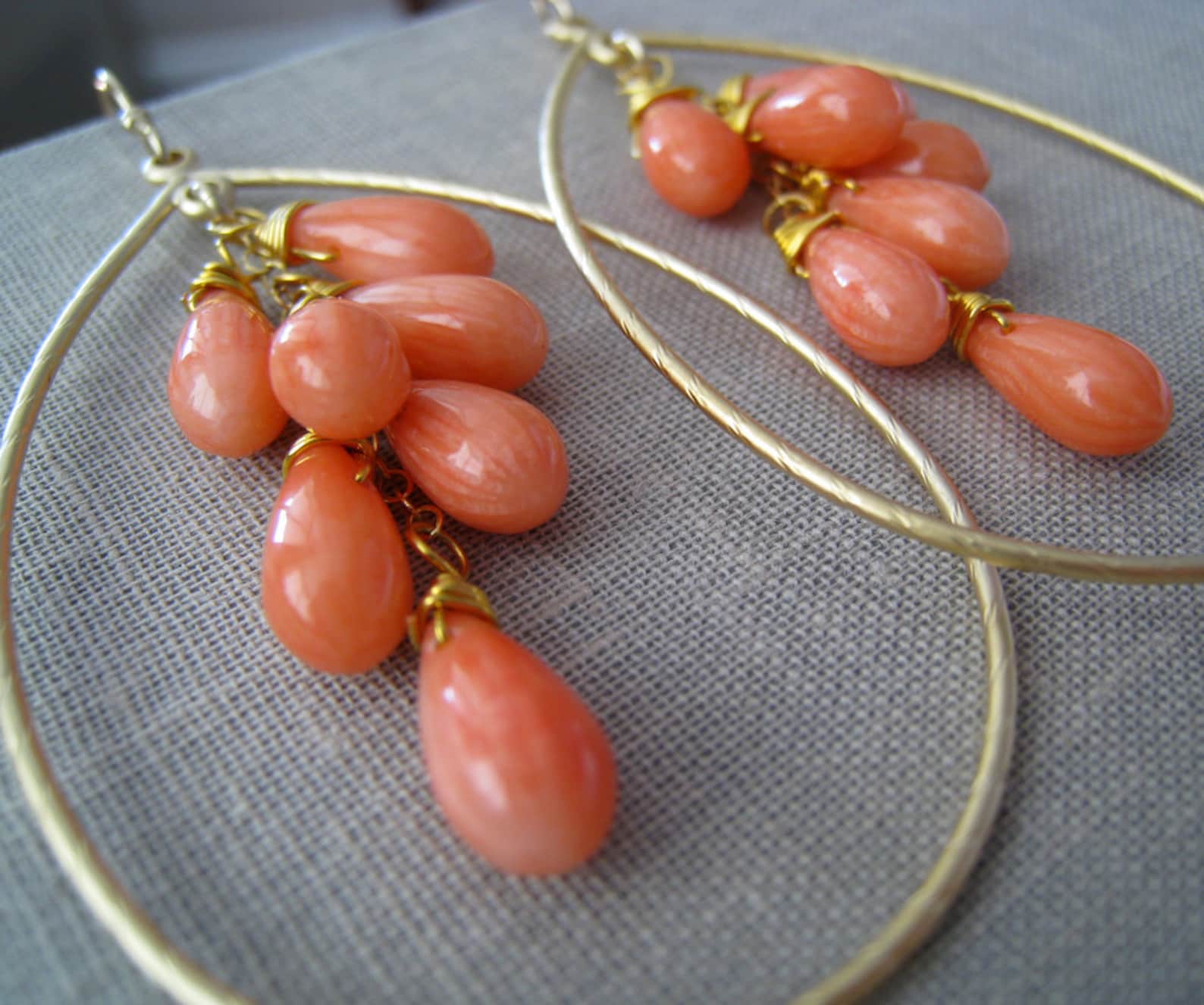EARRINGS CORAL GOLD HOOPS main image 1