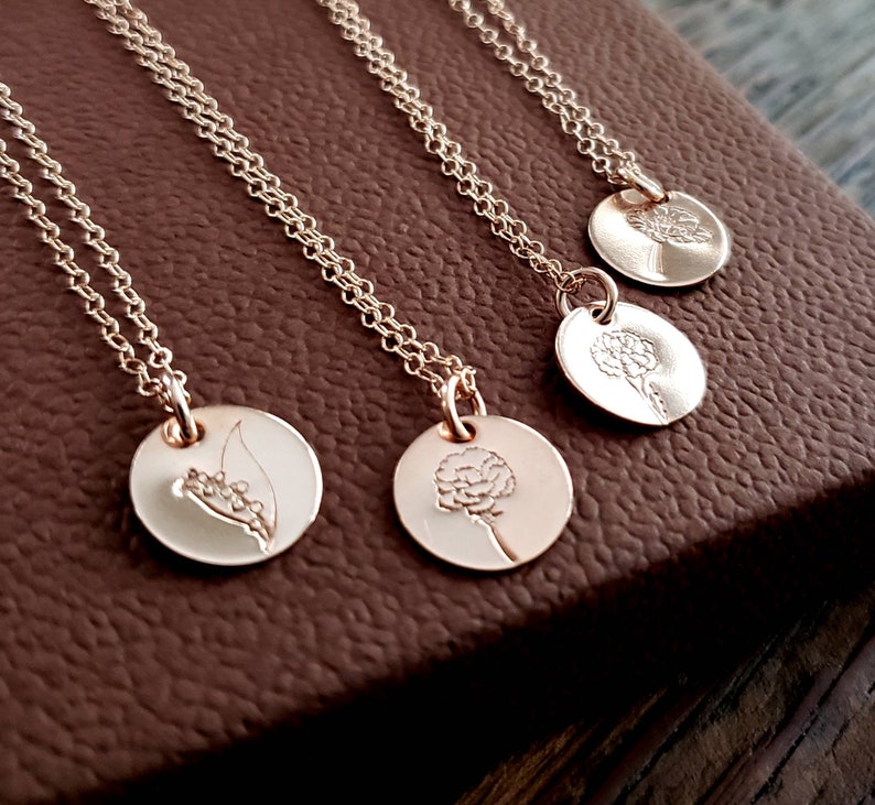 Personalized gift for her, mom birthday gift from daughter, Birth flower necklace, hand stamped disc & initial, mum Valentines day gift image 3