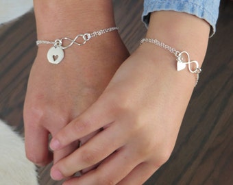 Set di bracciali per madre e figlia: ciondolo a forma di cuore infinito, regolabile - Italia