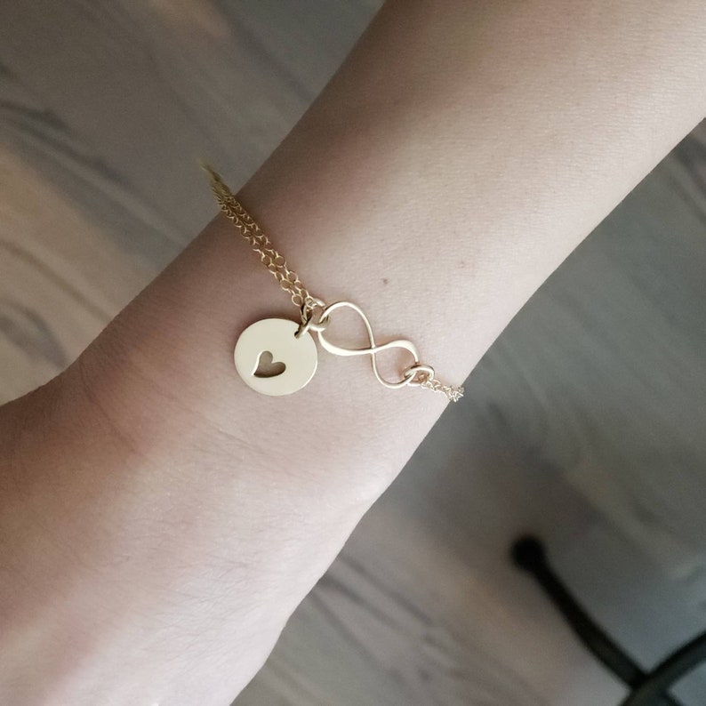 Doordacht verjaardagscadeau voor moeder van dochter, deelbare armbandenset voor moeder en dochter, roségouden zilveren oneindigheidshartbedel Moedercadeau afbeelding 9