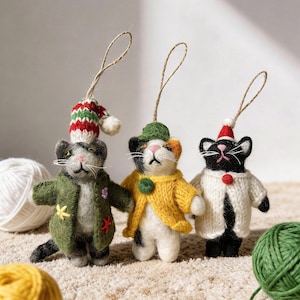 Handgemaakte kitten van gevilte wol met een sleutelhanger van een trui, tasaccessoire/auto/bureaubladdecoratie, verjaardagscadeau.