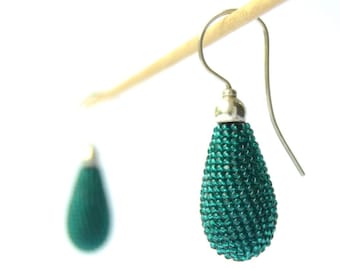 Boucles d'oreilles pendantes longues gouttes vertes avec crochets argentés