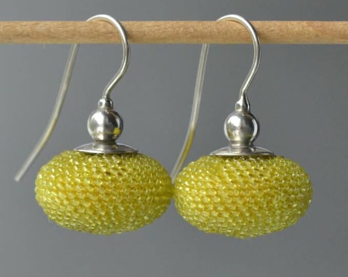 dangle earrings green with hooks and caps from silver 925