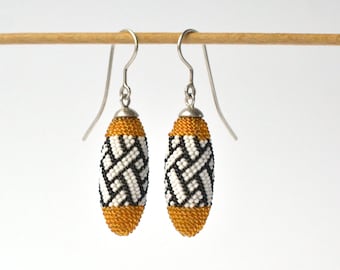 Boucles d'oreilles pendantes à motif tressé, marron clair, avec crochets argentés