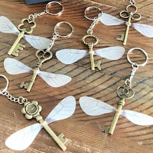 Flying Skeleton Key, Einzigartiger handgefertigter Schlüsselanhänger, Zauberer-Enthusiast, Andenken