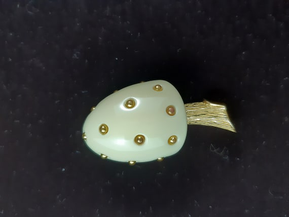 Vintage Signed Trifari Mushroom Brooch