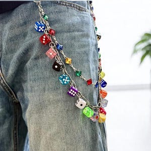 Bunte doppellagige Würfel Geldbörsen Kette, y2k Würfel Hosen Kette, Einzigartiger Funky Sommer Kette Gürtel, Goth Punk Schmuck für Jeans