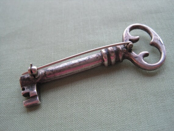 Key Pin, Sterling Silver Key Brooch, Sterling Sil… - image 3