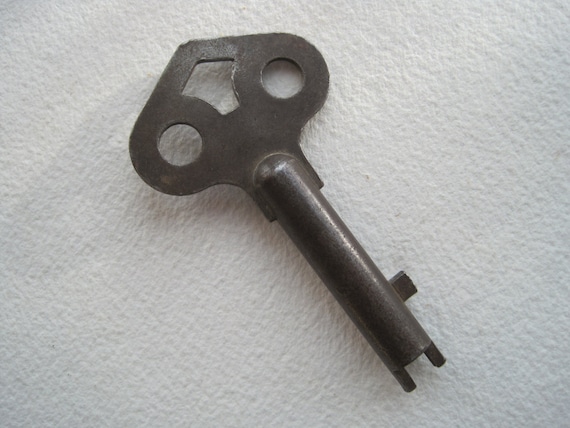 Clock Key, Vintage Clock Key, Antique Clock Key, Steampunk Key, Jewelry Supply, Assemblage Supplies, Art Supplies
