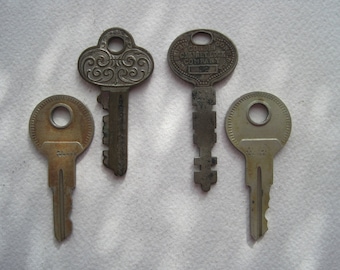 4 Vintage Flat Keys, Decorative Flat Keys, Niessen Set 389,  Corbin Key, Jewelry Supplies, Craft Supplies, Steampunk Supplies