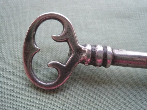 Key Pin, Sterling Silver Key Brooch, Sterling Sil… - image 2