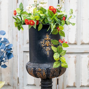 Antique Flower Pots Vintage Vase Country Style Old Fashioned Vase with Handles Pedestal Urn Wedding Centerpiece.