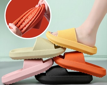 Pantuflas suaves para parejas, ideales para el hogar.