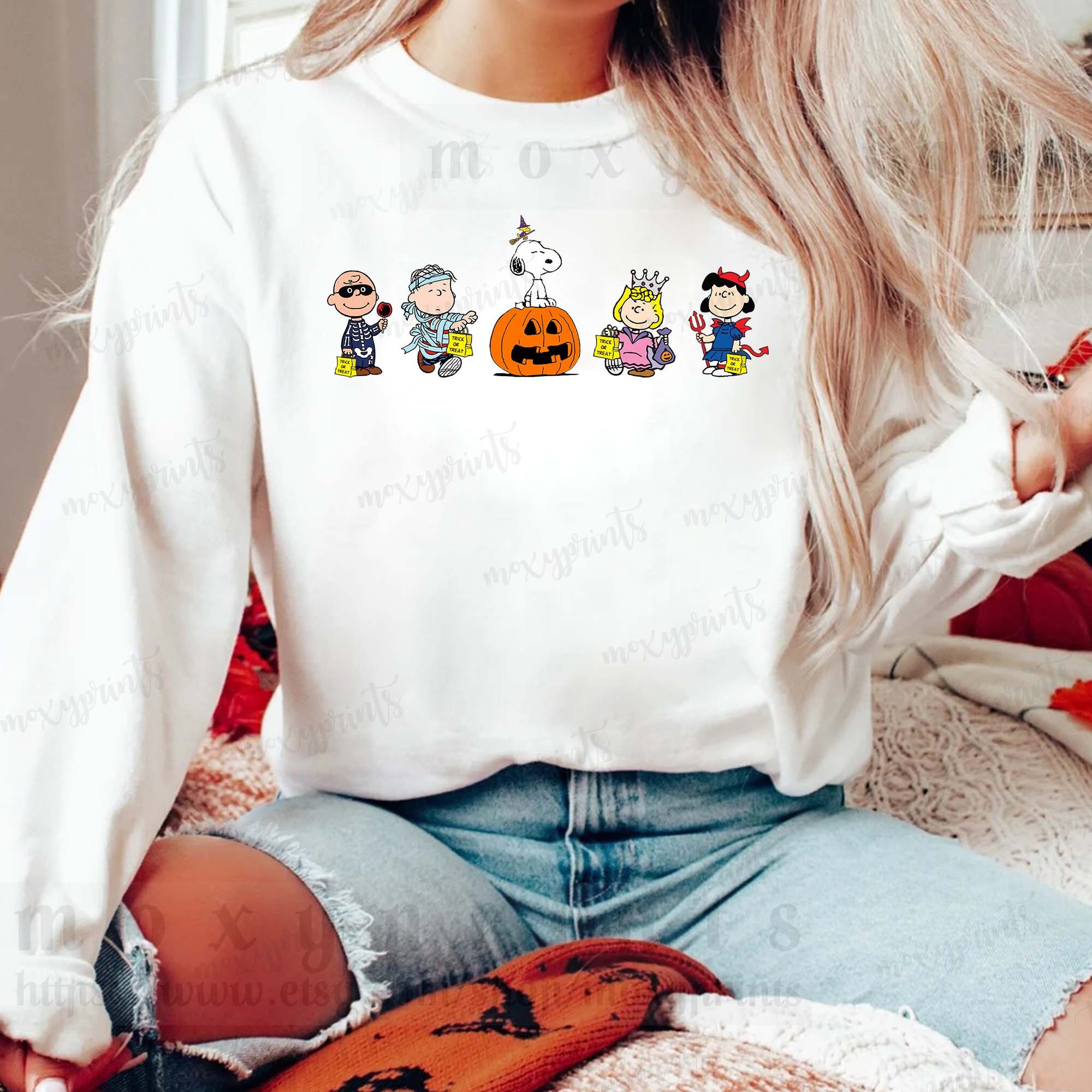 Snoopy Halloween Pullover Snoopy Halloween Pullover