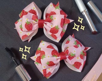 Crochet Strawberry Cotton Hair Bow & Clips: Girl display picture 3
