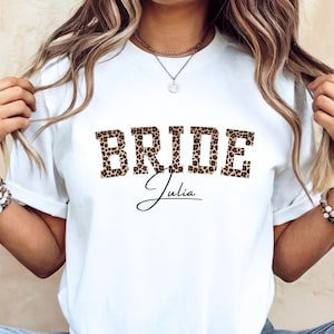 Bride Leo Shirt, Personalisierte JGA Shirts, Team Bride T-Shirts leoprint, Junggesellinnenabschied Shirt Leopard Name, JGA Frauen leomuster