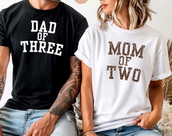 Personalized Leopard Print Mom of Two Shirt, Dad of Three Family Matching Leopard Print T-Shirt, Mom and Dad Shirt, Parents' T-Shirt (Number of Children Selectable)