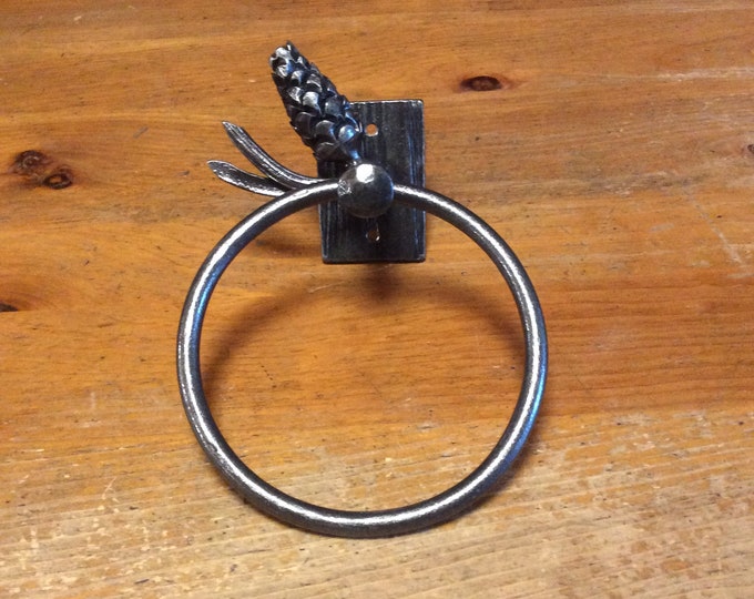 Pine Motif Towel Ring