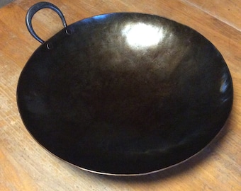 Wok grande de acero al carbono forjado a mano de 15"