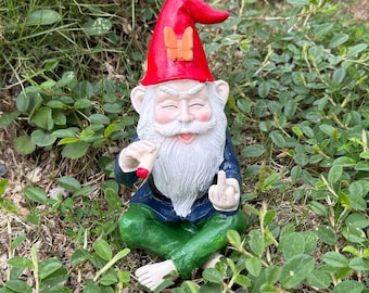 Tuinkabouter buiten standbeeld beeldje, rokende middelvinger kabouter voor sprookjestuin, decor tuinkabouter, leuk tuinornament cadeau voor hem