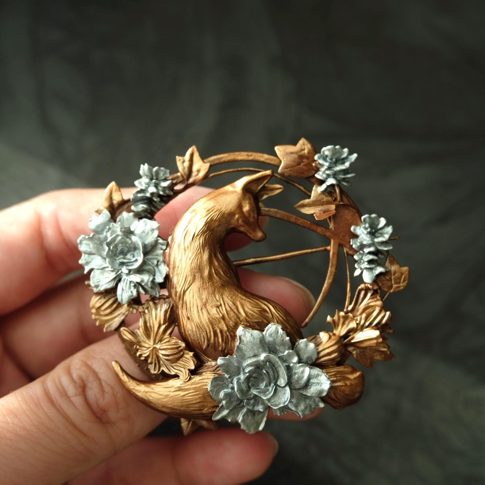 Silent Hill Hinako Fox Enamel Brooch Replica Pin, Silent Hill Game