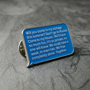 Broche de esmalte comemorativo, broche "Chegando à casa de campo", broche de esmalte para fãs de romances