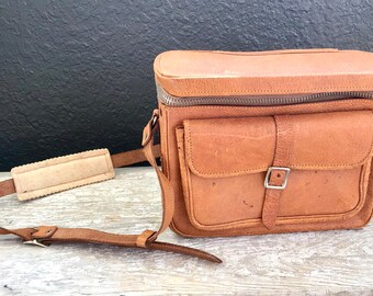 Leather Camera Bag, Vintage Camera Bag with Lock, 1960 Camera Bag, Old Camera Bag with Shoulder Strap, AuntRodysGoose