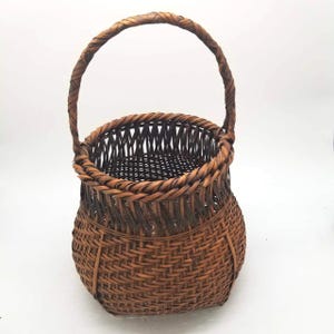 Vintage japansk handvävd bambukorg med handtag – Ikebana blomkorg och inredning