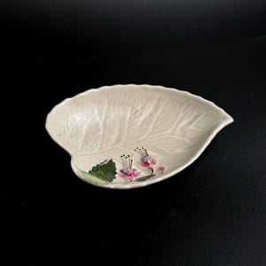 Bol con forma de hoja de Crown Devon vintage - Plato con forma de hoja de los años 60, fabricado en Inglaterra, cerámica inglesa, estampado floral estilo cottagecore vintage.