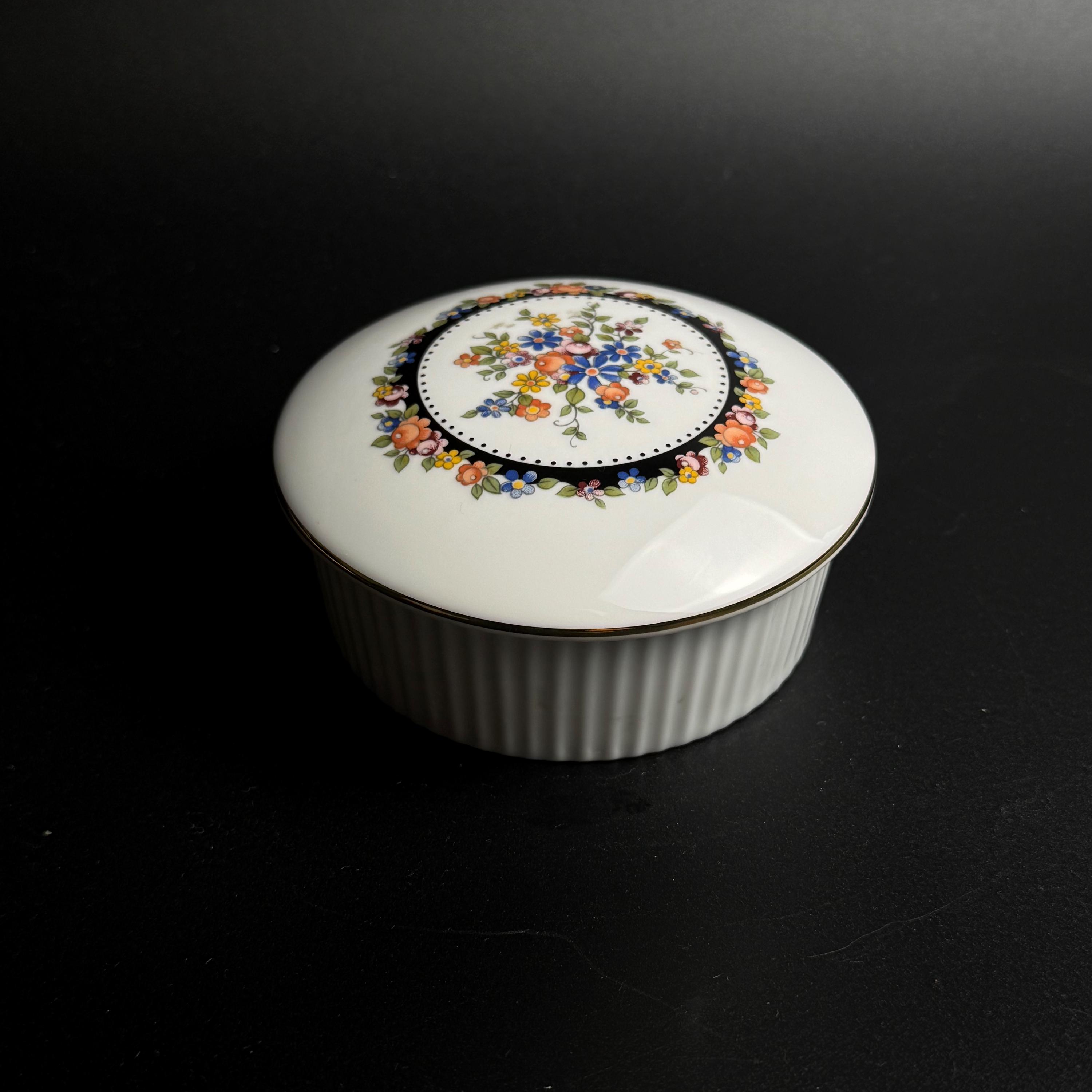 Wedgwood china 1960s - Etsy 日本