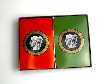 Par de barajas de naipes vintage - Diseño de la diosa griega Atenea, marca De Luxe, United States Playing Cards Company, 2 barajas, rojo y verde