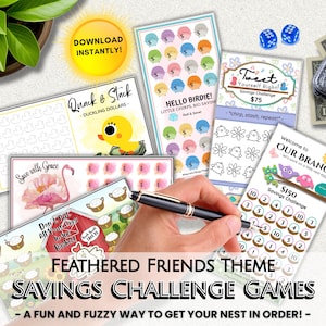 Può includere: Un set di giochi di sfida di risparmio stampabili con un tema di amici piumati. I giochi includono immagini di anatre, uccelli e gufi. Il testo sui giochi include "Quack & Stack", "Hello Birdie!", "Tweet Yourself Right!", "Save with Grace", "Don't Put All Your Eggs in the Basket", e "Welcome to Our Branch!"