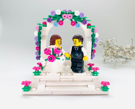 Topper per torta nuziale all'aperto Topper per torta nuziale da giardino  con minifigure Lego Decorazione da tavolo per sposa e sposo personalizzata  Lego - Etsy Italia