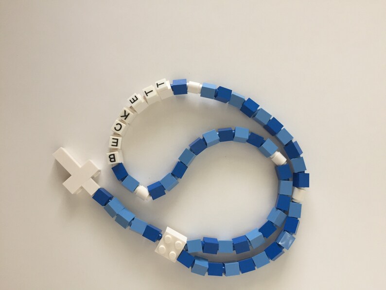 Rosario azul y blanco personalizado hecho con ladrillos Lego Primera Comunión, Bautismo, Regalo de Confirmación Rosario azul, azul claro y blanco imagen 4