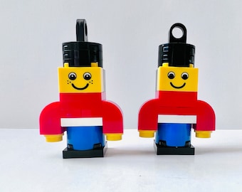 Adorno navideño de soldado de juguete hecho con ladrillos LEGO® - Adornos para árboles de Navidad para niños - Medias navideñas