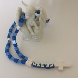 Rosario azul y blanco personalizado hecho con ladrillos Lego Primera Comunión, Bautismo, Regalo de Confirmación Rosario azul, azul claro y blanco imagen 3