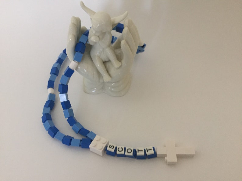 Rosario azul y blanco personalizado hecho con ladrillos Lego Primera Comunión, Bautismo, Regalo de Confirmación Rosario azul, azul claro y blanco imagen 3