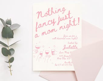 Invitación para fiesta en rosa y beige "Noche de mamá", descarga instantánea en Canva para el Día de la Madre