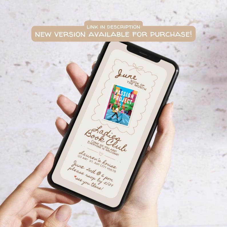 K&ouml;nnte beinhalten: Ein Smartphone-Bildschirm zeigt eine Einladung zu einem Buchclub. Die Einladung ist f&uuml;r ein Treffen im Juni, bei dem das Buch "Passion Project" von Jen Sincero vorgestellt wird. Die Einladung enth&auml;lt Datum, Uhrzeit und Ort des Treffens sowie eine Erinnerung, sich bis zum 24. Mai anzumelden.