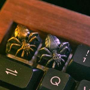 Gold & Silver Spider Artisan Keycap – Handmade Resin Keycap for Cherry MX Mechanical Keyboards – Gothic Keyboard Accessory