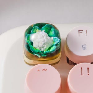 Cauliflower Artisan Keycap – Cute Veggie Resin Keycap for Mechanical Keyboards | Handmade Food-Inspired Keycap