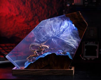 Lámpara de resina de criatura alienígena: luz nocturna de ciencia ficción hecha a mano, decoración de escritorio futurista, regalo para amantes de la ciencia ficción, regalo hecho a mano, resina personalizada.