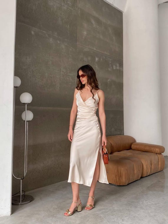 Elegant Satin Midi Dress with Adjustable Straps and Side Slit Elegant Satin Midi Dress with Adjustable Straps and Side Slit