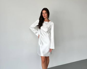 Minivestido clásico de satén de seda blanco