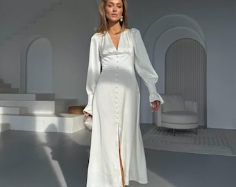 Vestido largo de satén de seda con mangas largas y abertura frontal – Vestido formal color marfil